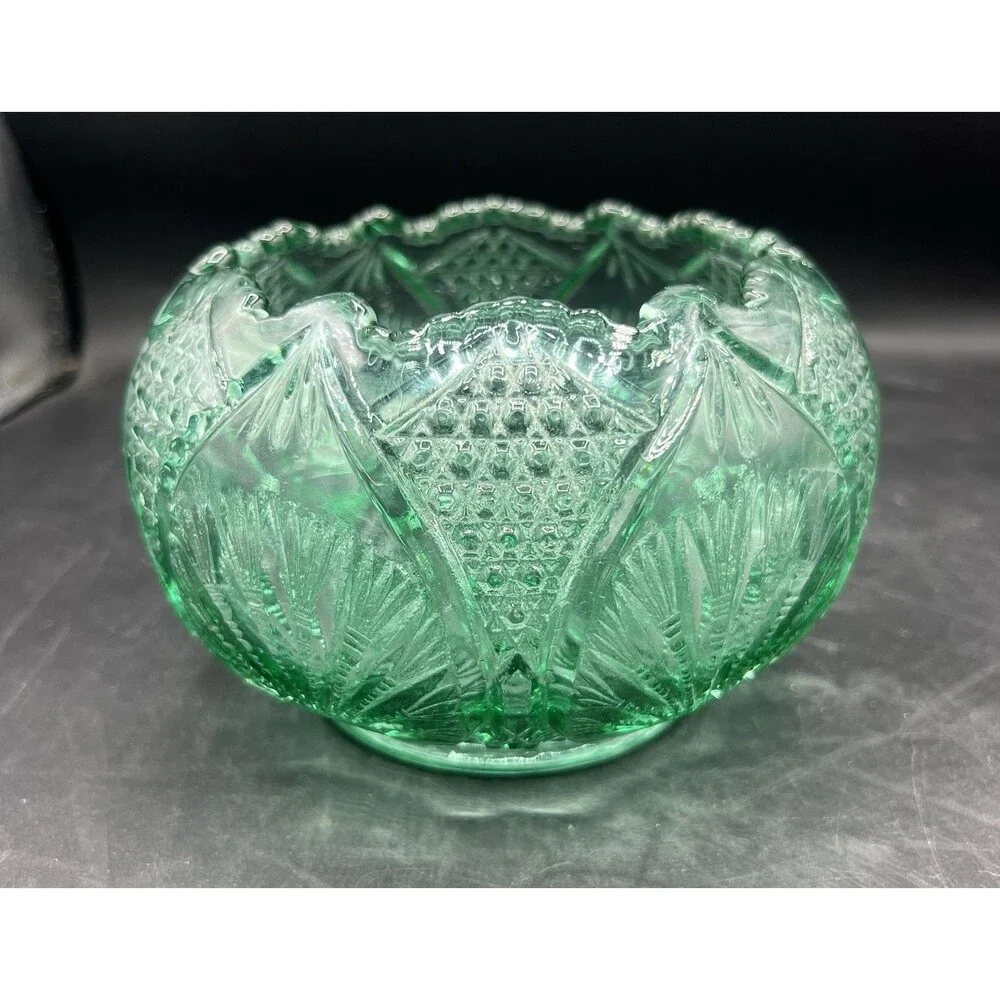 Vintage Fenton Green Glass Rose Bowl Sawtooth Rim Starburst Floral Vase 6.5”